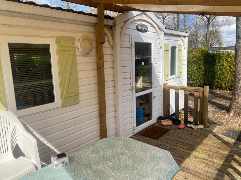 Mobil-Home Au Parc Des Roches Saint-Cheron Exterior photo